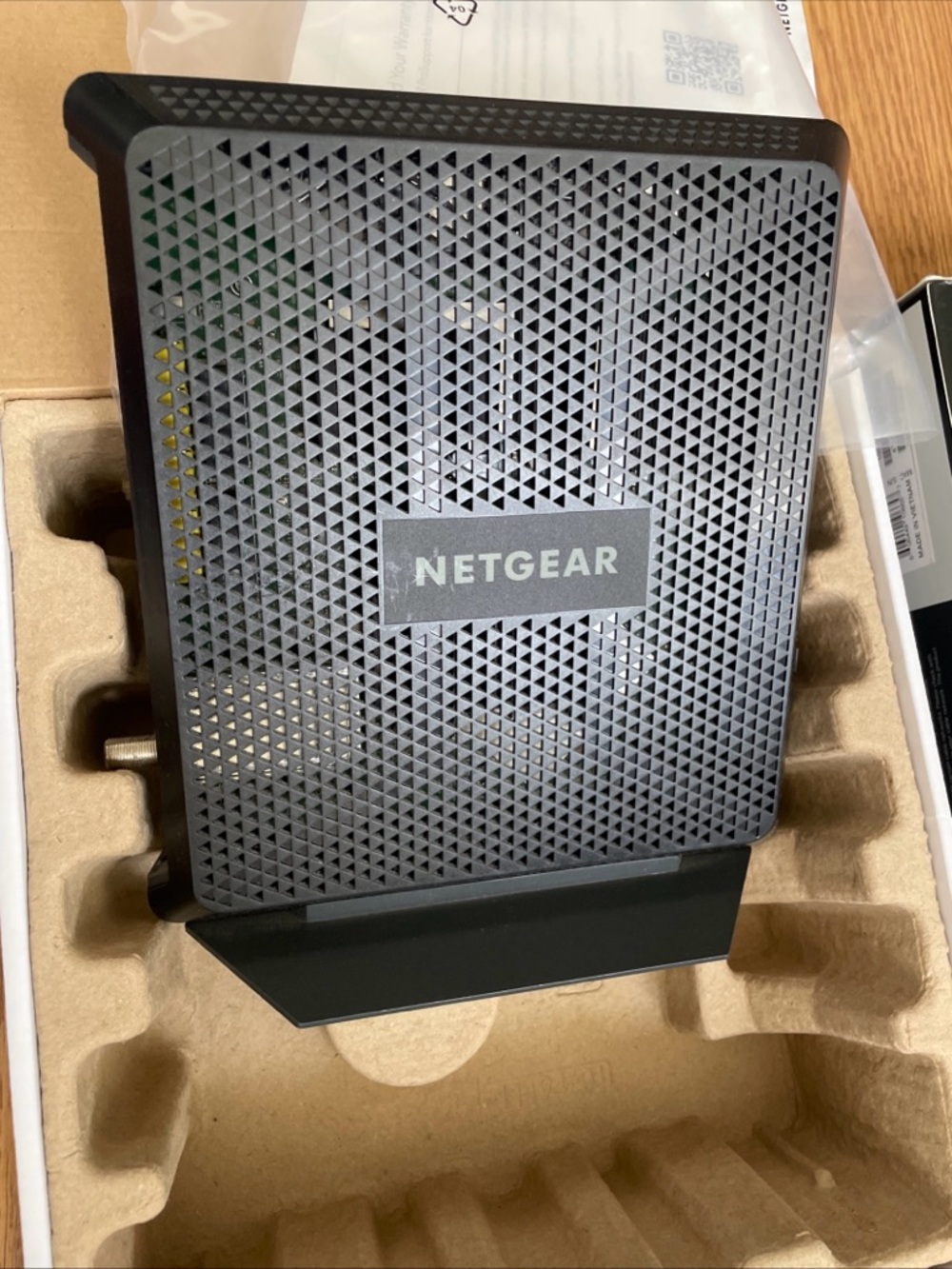 Netgear Nighthawk Wifi AC1900 Cable Modem Router C7000 v2 - Picture 8 of 15